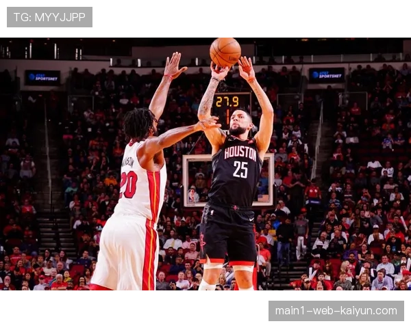 深圳三分命中率42.9% 外线火力与内线进攻形成互补